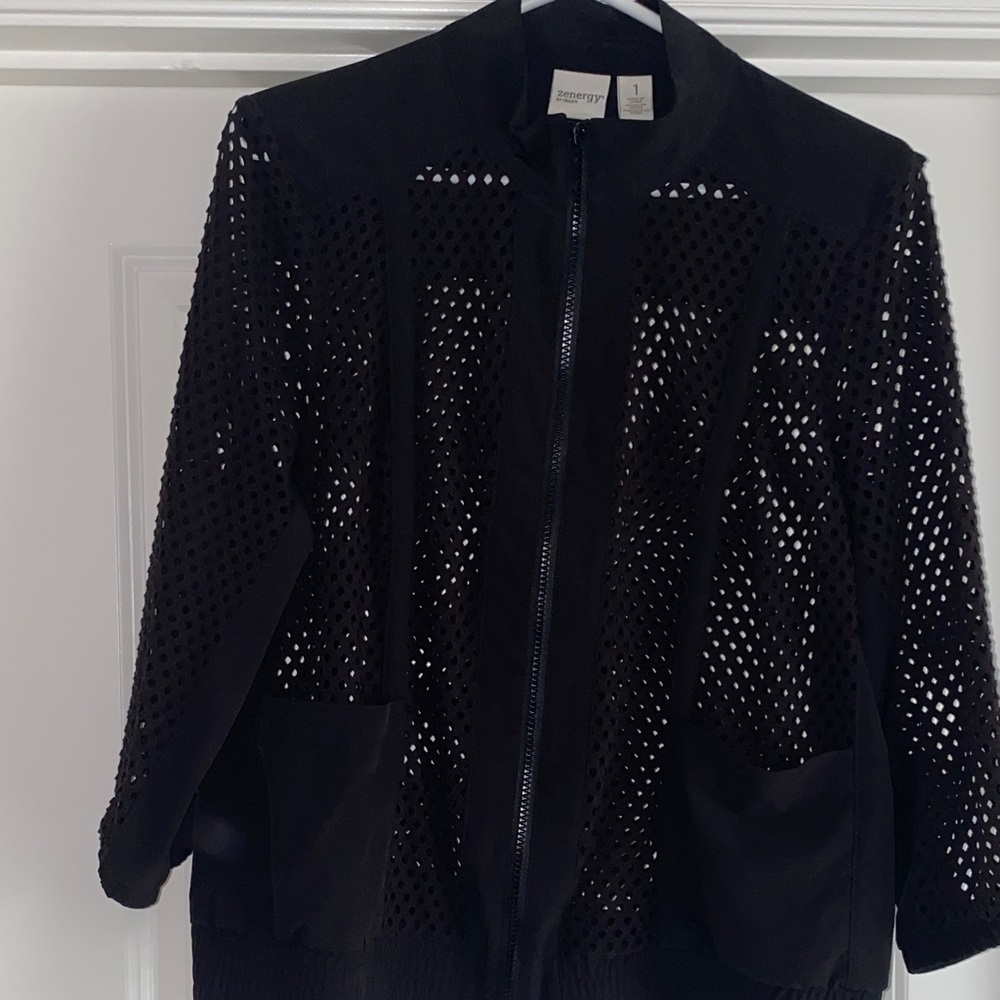 Zenergy by Chicos Black Perforated Neema Jacket

PTP 19 

Length 23.5